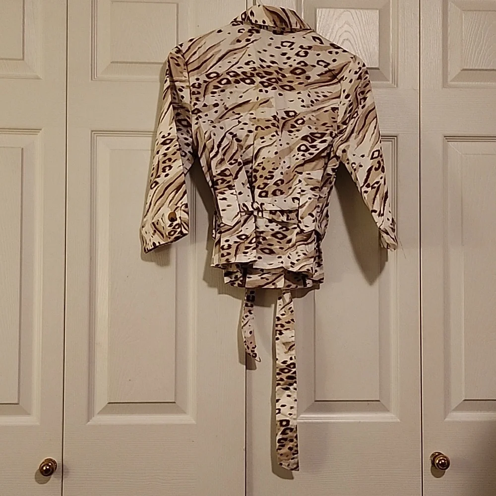 Accessorizing jacket - Picture 2 of 4